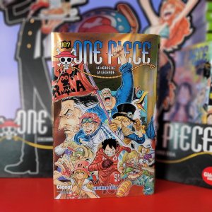 Tome 107 de One Piece avec sa jaquette métallisée exclusive au premier tirage